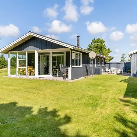 Fiallar - 3-2km From The Sea By Interhome